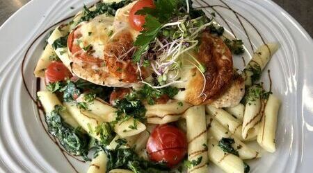 Hähnchenbrust auf Spinat Penne