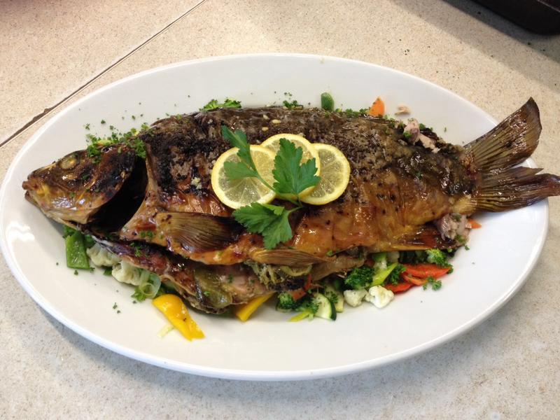 Karpfen im Ganzen geräuchert